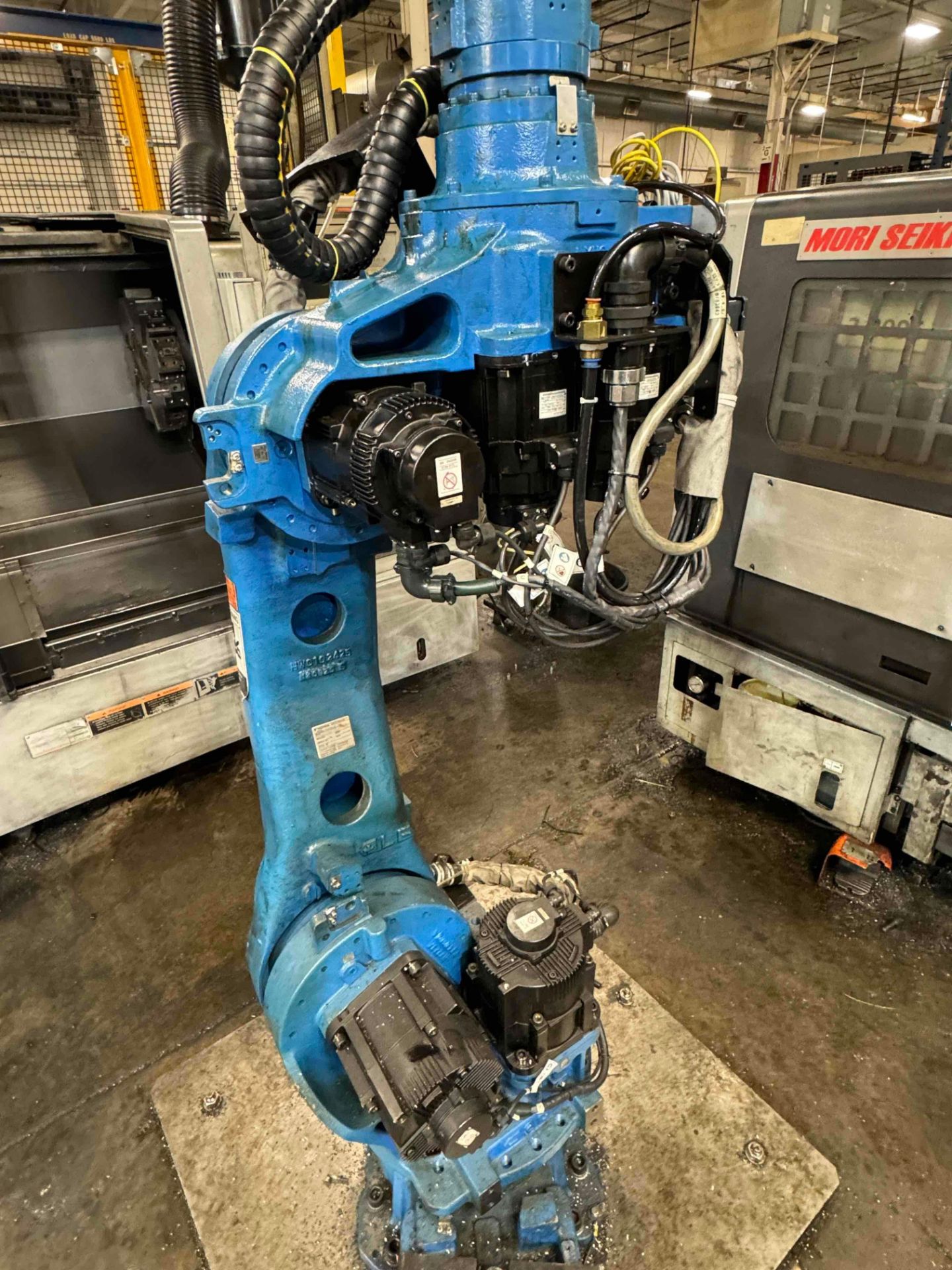 YASKAWA MOTOMAN, MH-50 II, ROBOTIC PARTS LOADING SYSTEM WITH DX200 CONTROL - Image 5