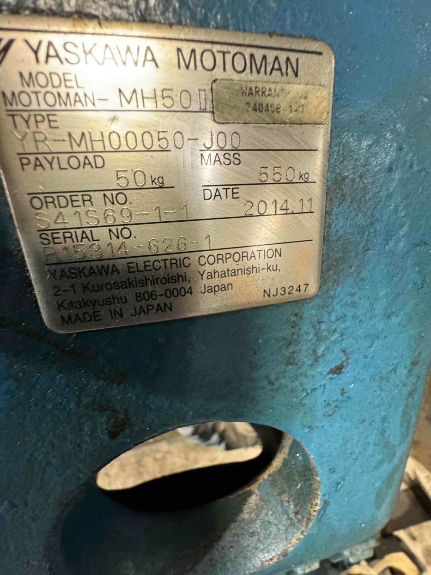 YASKAWA MOTOMAN, MH-50 II, ROBOTIC PARTS LOADING SYSTEM WITH DX200 CONTROL - Image 6