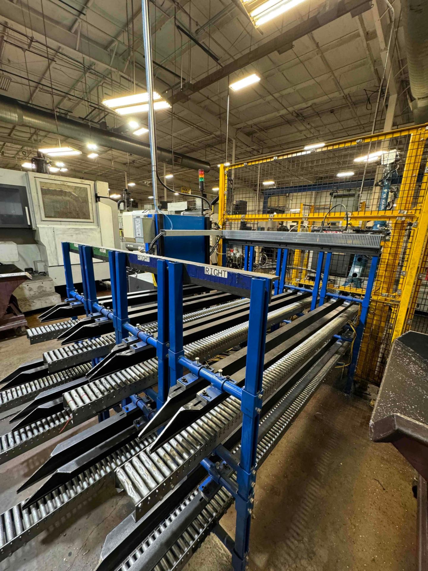 YASKAWA MOTOMAN, MH-50 II, ROBOTIC PARTS LOADING SYSTEM WITH DX200 CONTROL - Image 9