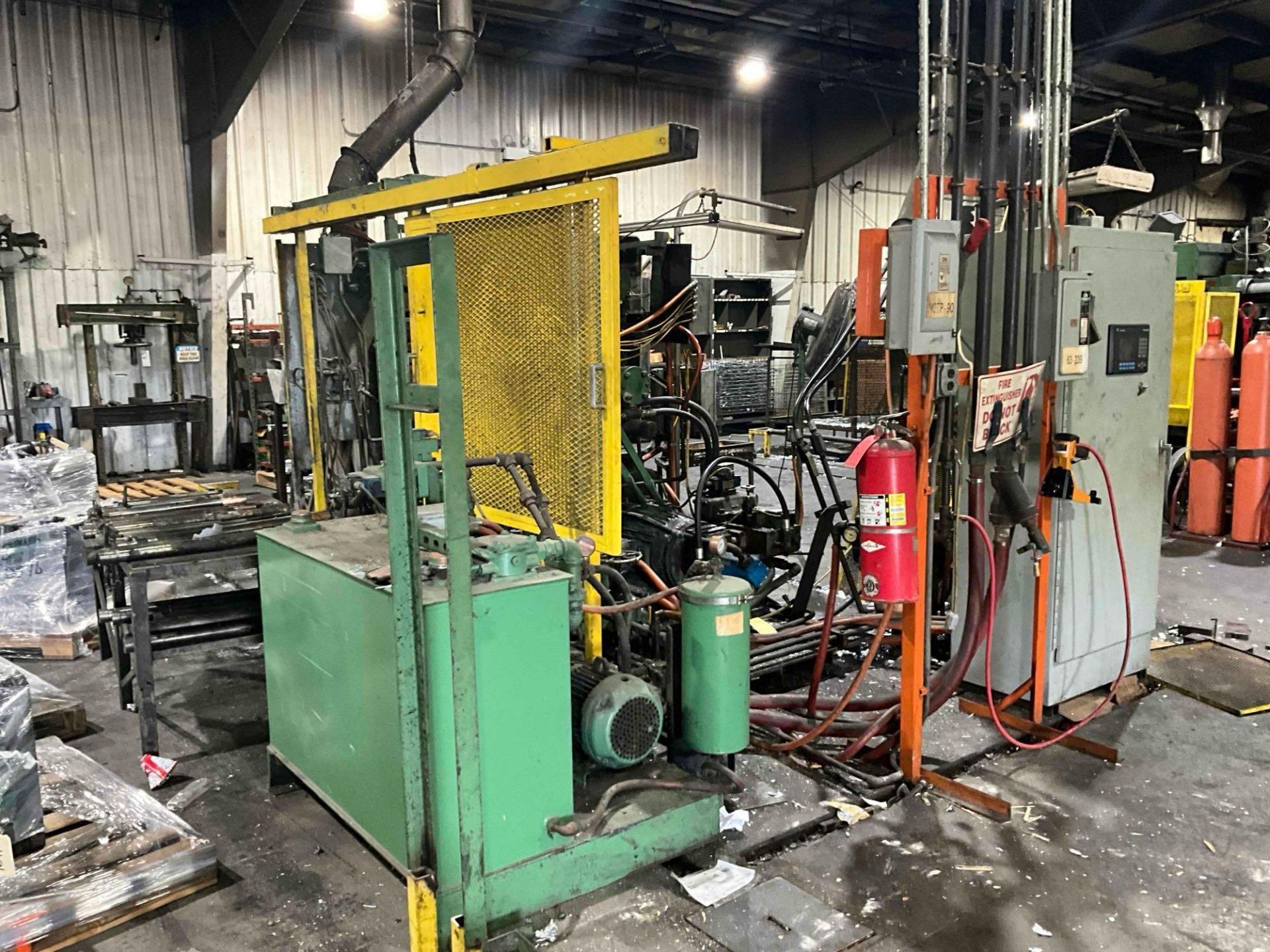 1963 CASTMASTER 200 TON COLD CHAMBER DIE CASTING MACHINE - Image 5