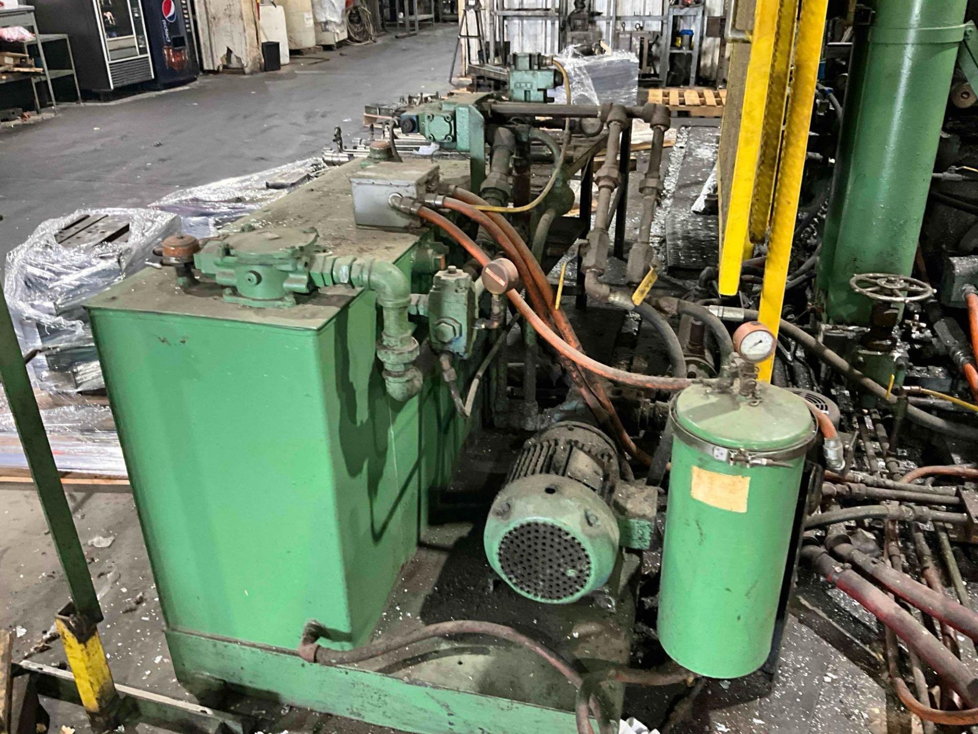 1963 CASTMASTER 200 TON COLD CHAMBER DIE CASTING MACHINE - Image 6