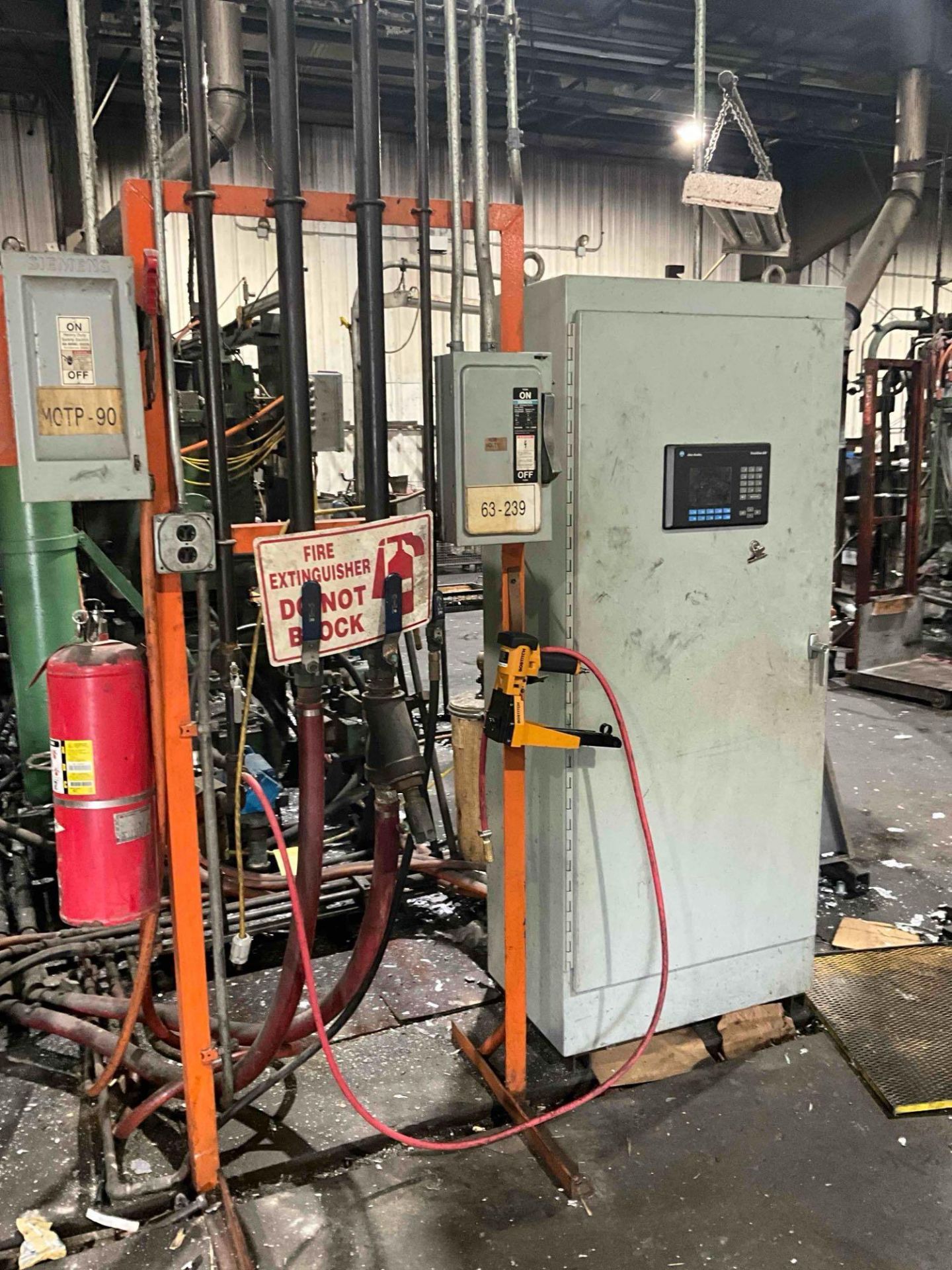 1963 CASTMASTER 200 TON COLD CHAMBER DIE CASTING MACHINE - Image 8