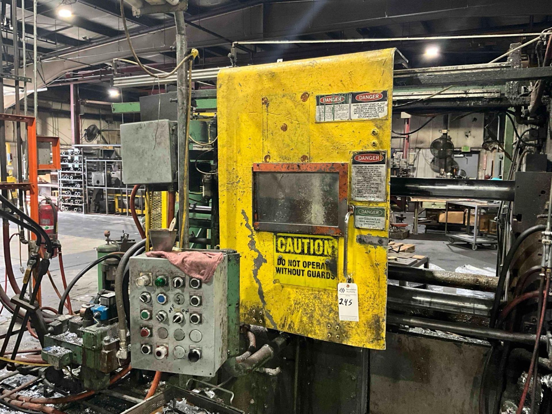 1963 CASTMASTER 200 TON COLD CHAMBER DIE CASTING MACHINE - Image 11