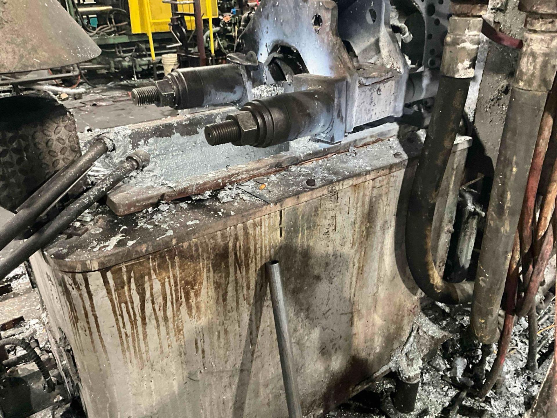 1963 CASTMASTER 200 TON COLD CHAMBER DIE CASTING MACHINE - Image 18