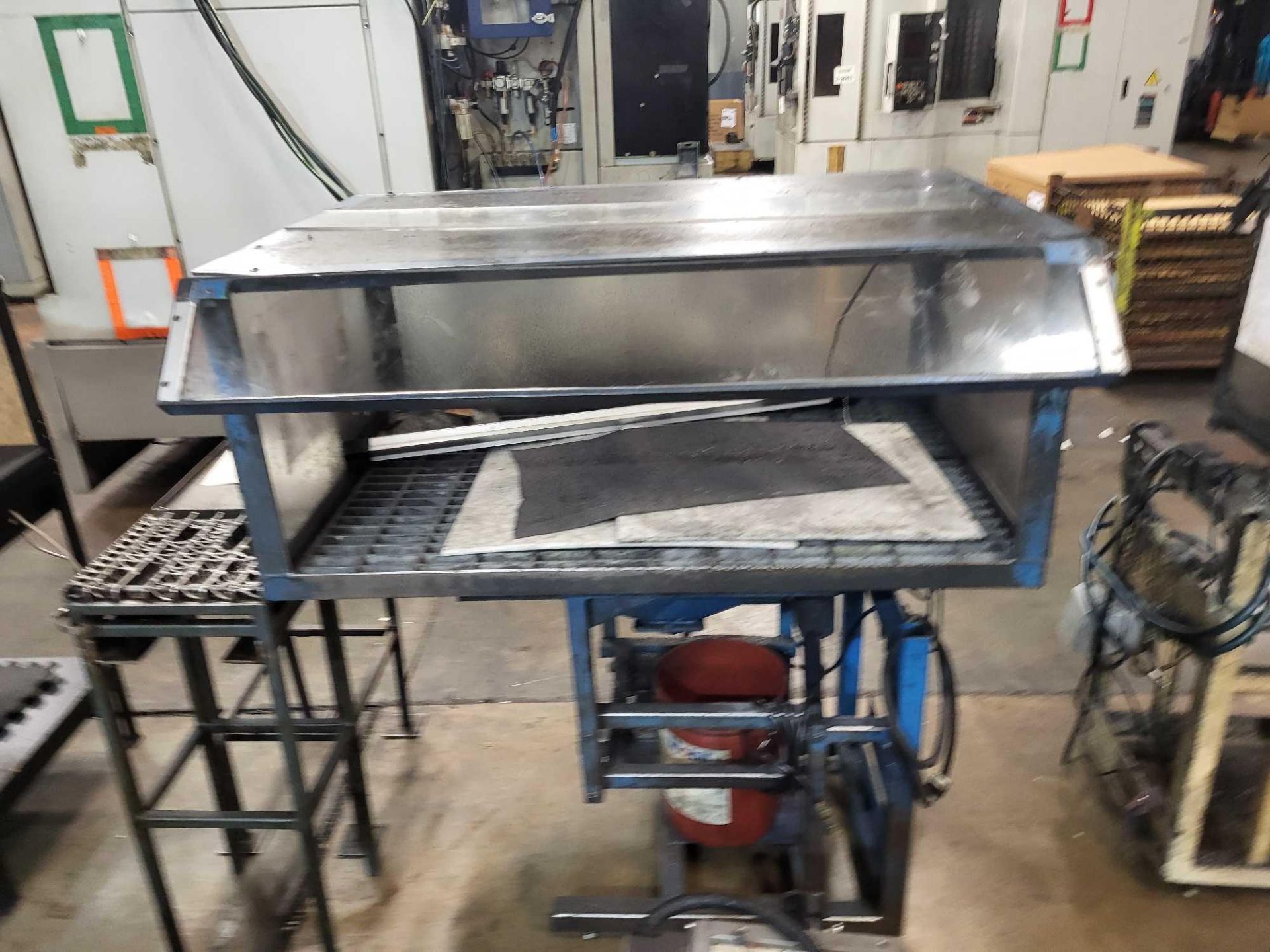 (2) PNEUMATIC LIFT TABLES - Image 8