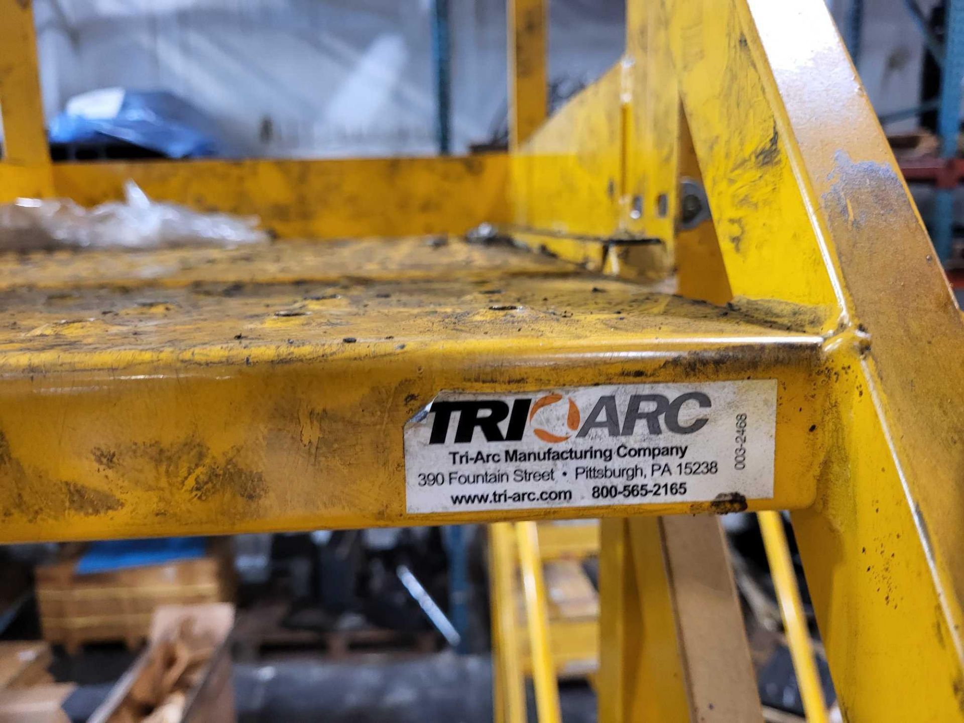 TRI-ARC CANTILEVER ROLLING LADDER 300 LB CAPACITY - Image 7