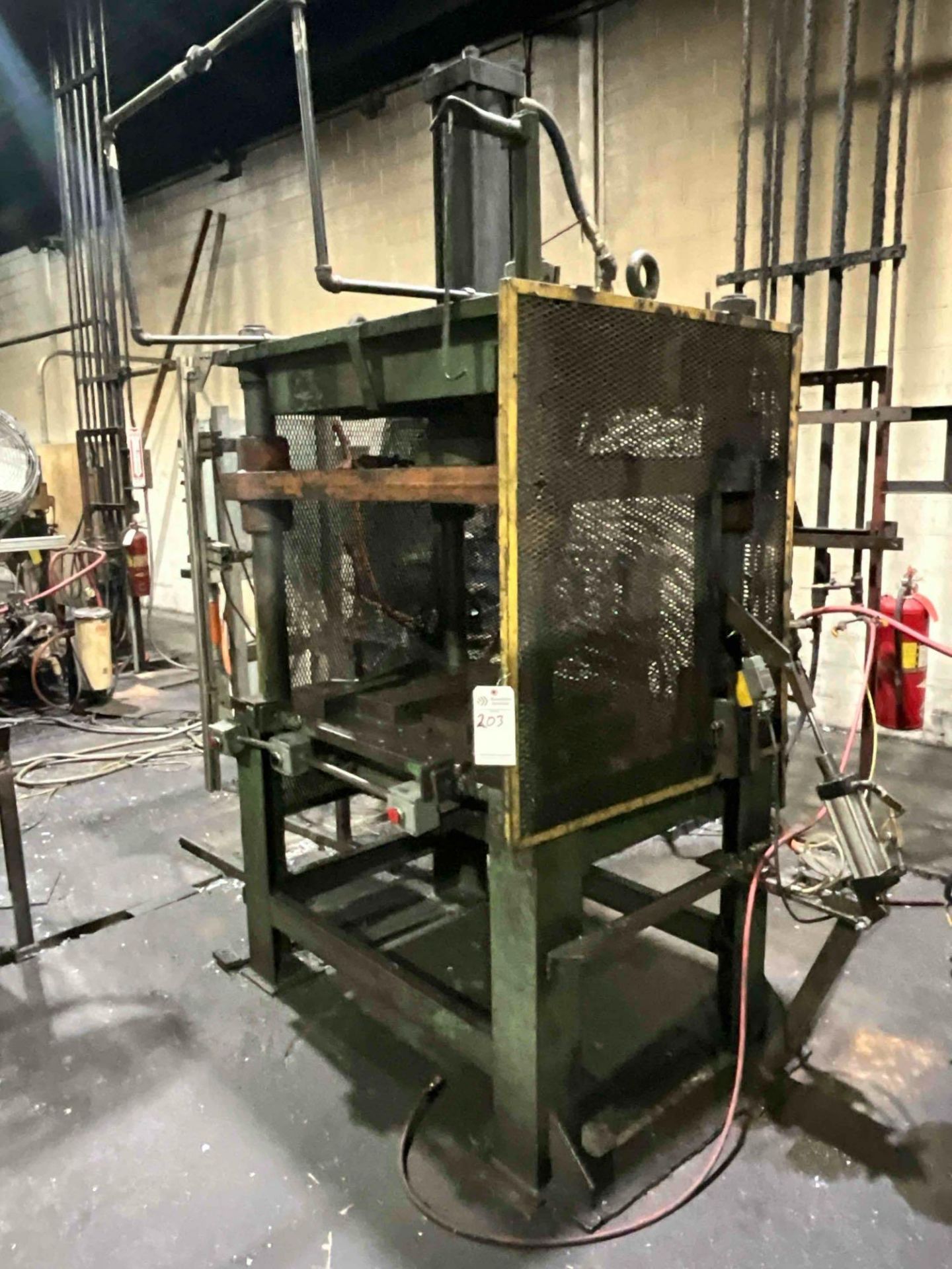 DIE CAST TRIM PRESS