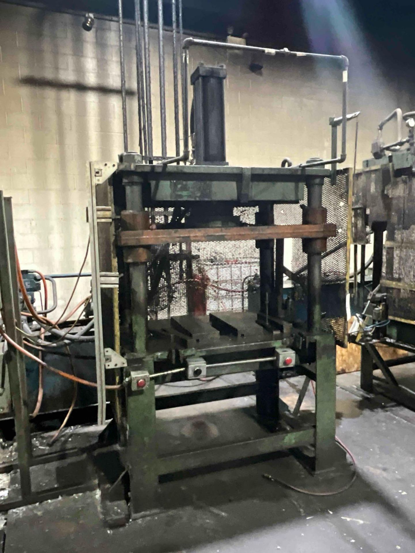 DIE CAST TRIM PRESS - Image 2