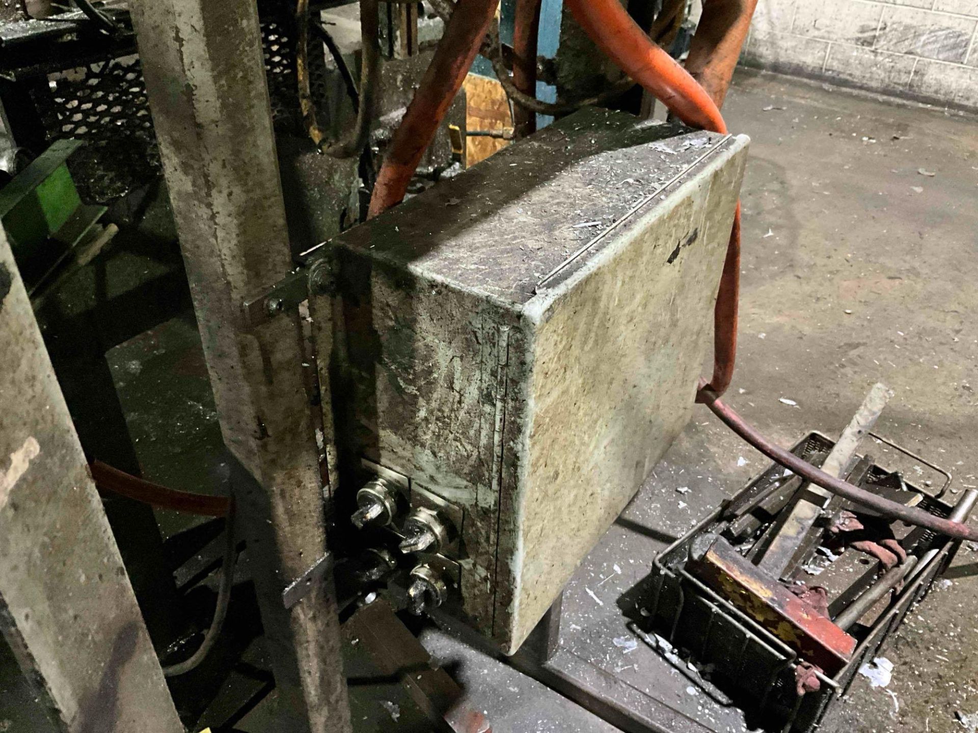 DIE CAST TRIM PRESS - Image 10