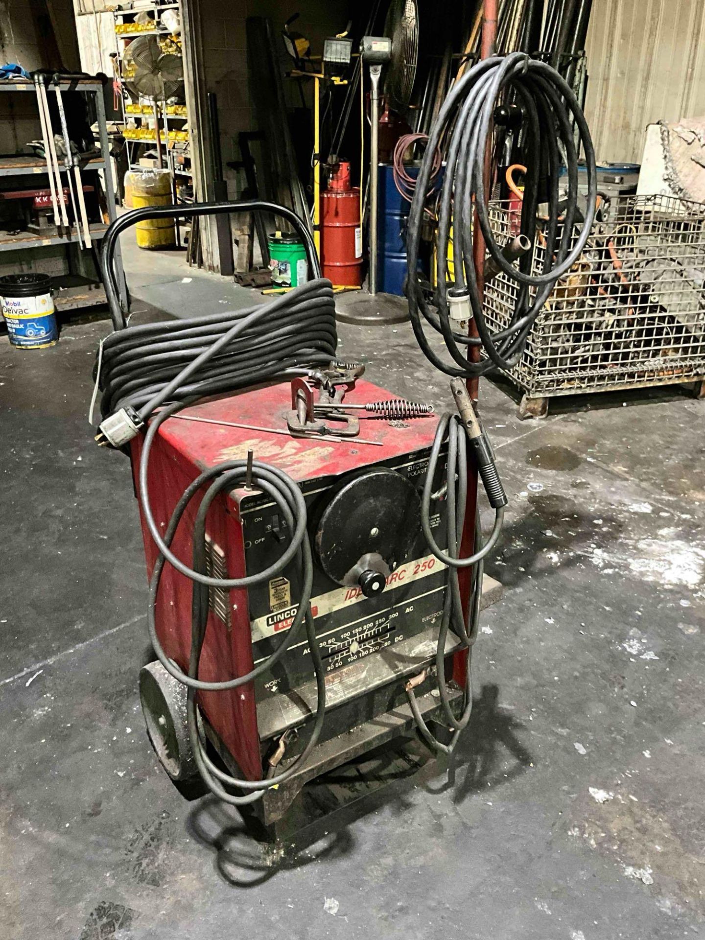 LINCOLN ELECTRIC IDEALARC 250 WELDER