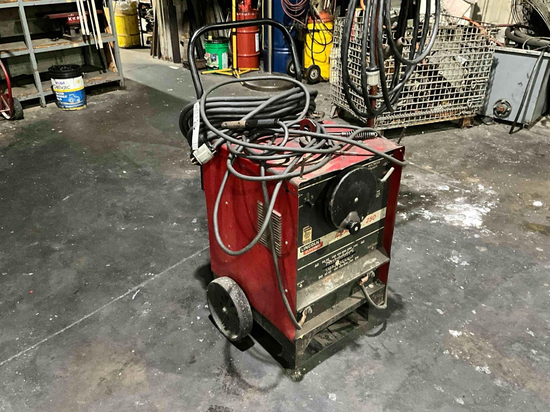 LINCOLN ELECTRIC IDEALARC 250 WELDER - Image 2