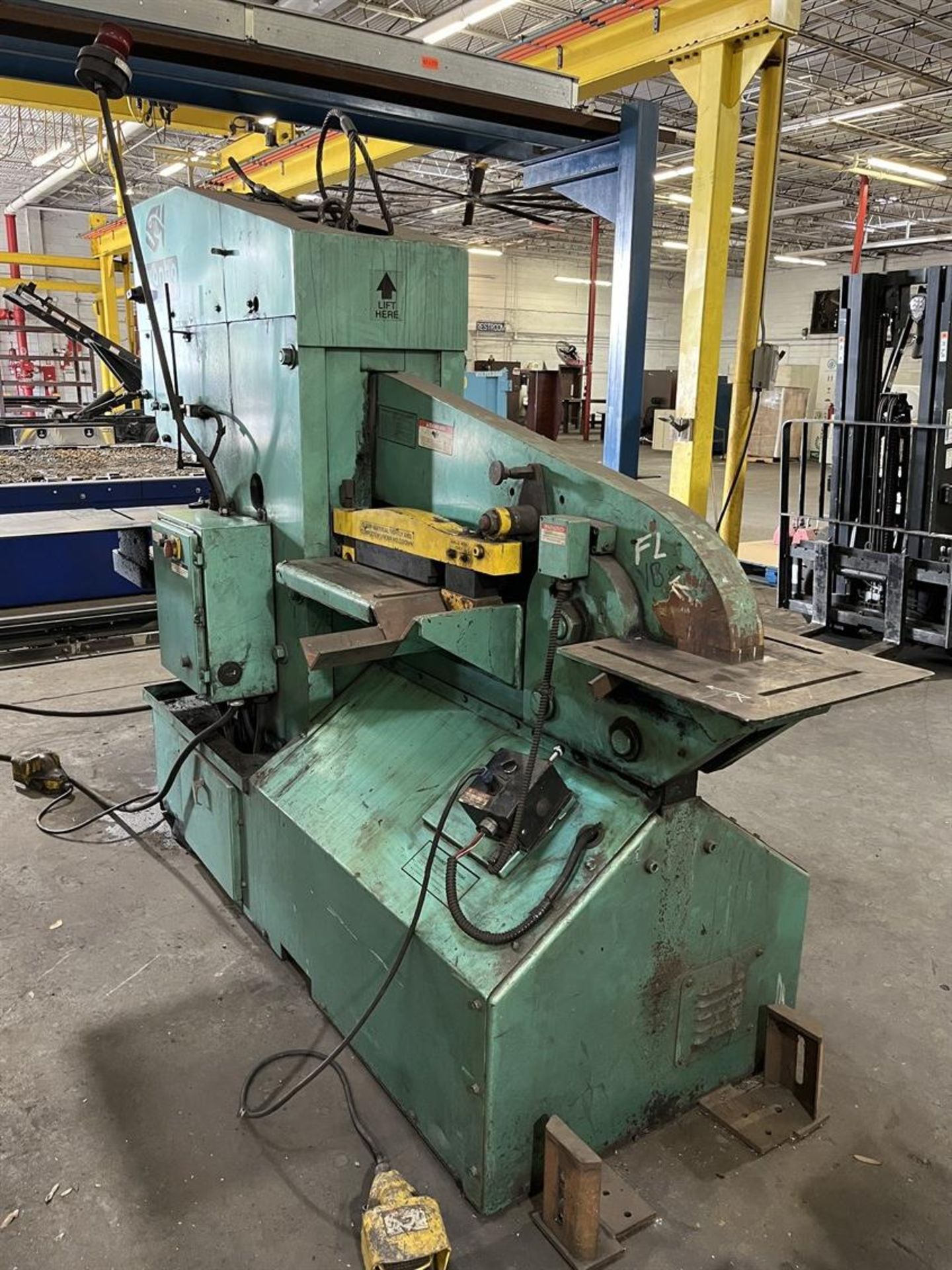 PIRANHA PII110 110 Ton Hydraulic Ironworker, s/n PII110-194, Dual Operation, 20.5” Throat, 7” Stroke - Image 4