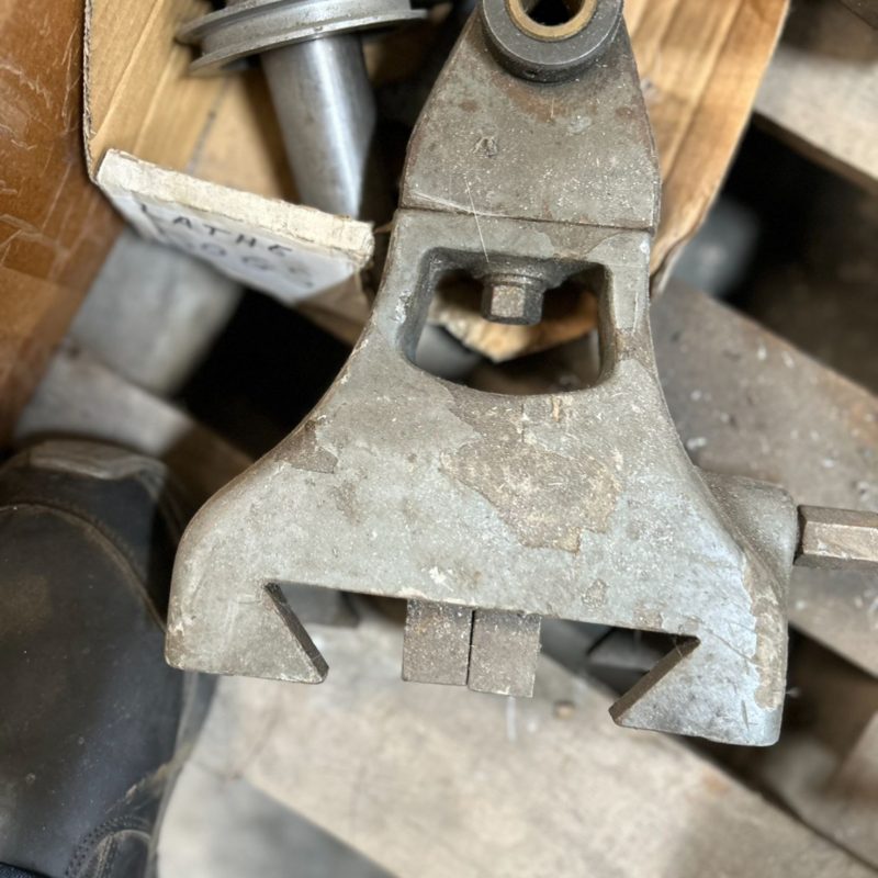 Lathe steady rest