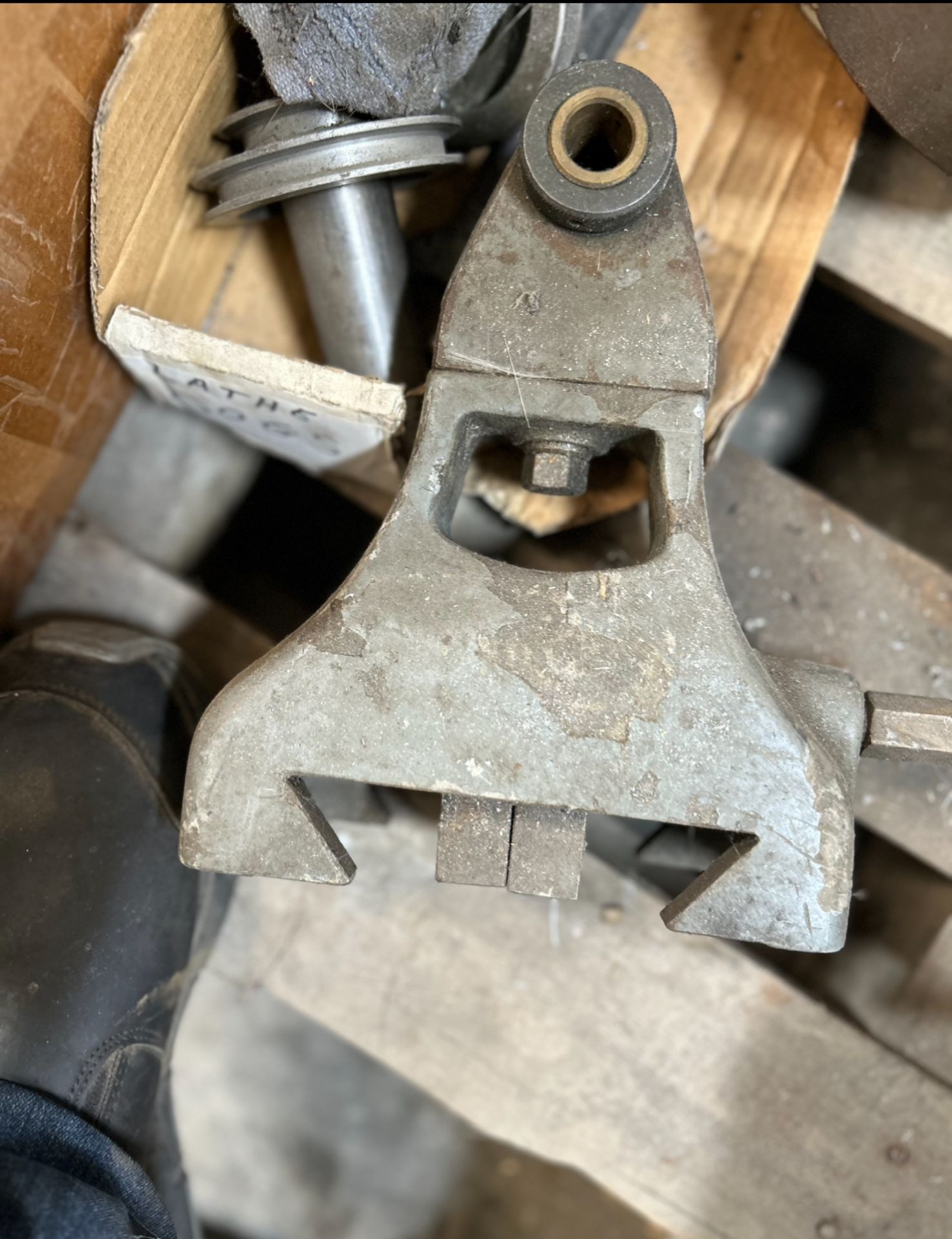 Lathe steady rest